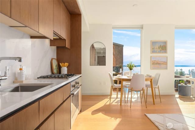 Property photo for 121 Stewart St #1407, Seattle photo 5