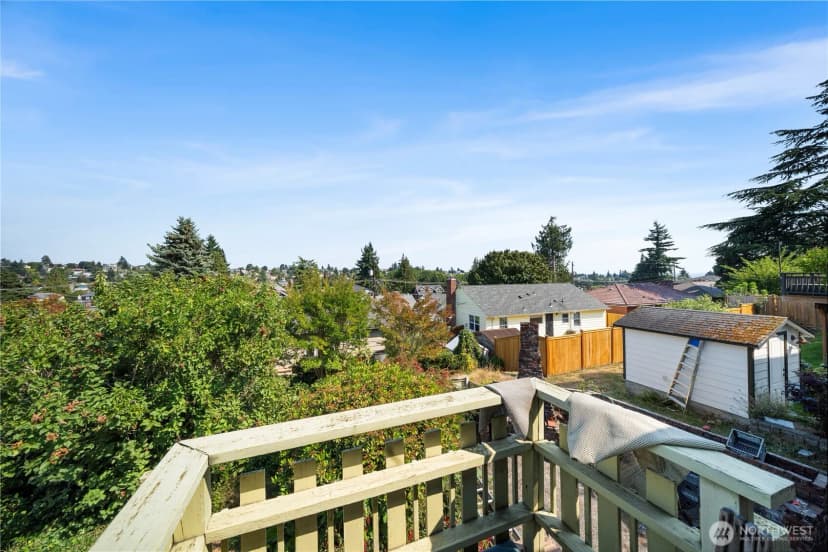 Property photo for 2518 36th Avenue W, Seattle photo 23