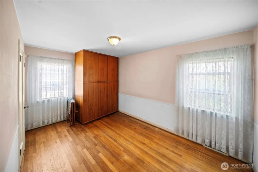 Property photo for 2518 36th Avenue W, Seattle photo 19