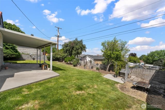 Property photo for 137 E Hemlock Avenue, Sunnyside photo 4