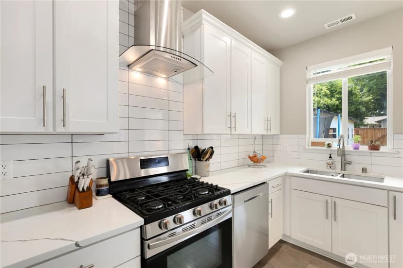 Property photo for 8438 Tacoma Avenue S, Tacoma photo 11
