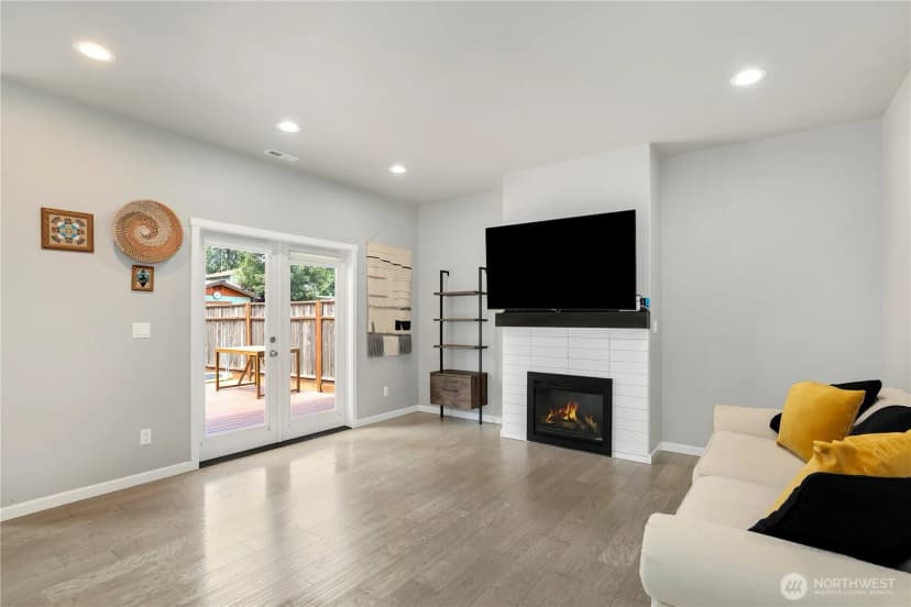 Property photo for 8438 Tacoma Avenue S, Tacoma photo 5