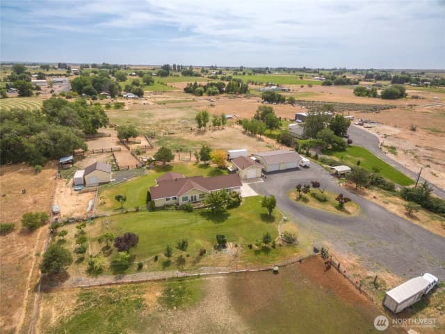 Property photo for 19627 Road A Ne, Soap Lake photo 3