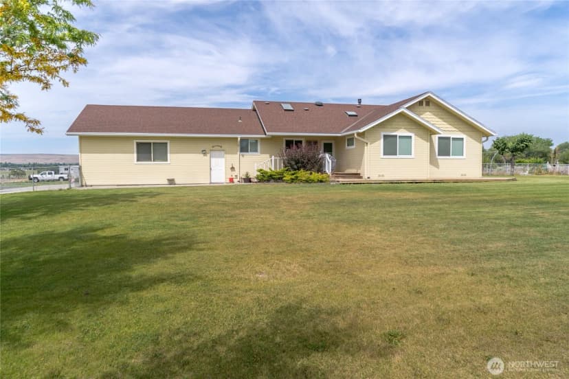 Property photo for 19627 Road A Ne, Soap Lake photo 7