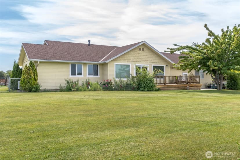 Property photo for 19627 Road A Ne, Soap Lake photo 5