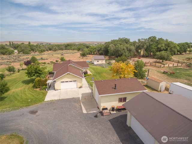 Property photo for 19627 Road A Ne, Soap Lake photo 4