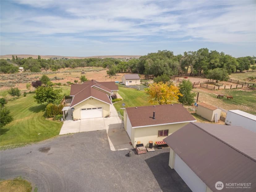 Property photo for 19627 Road A Ne, Soap Lake photo 4