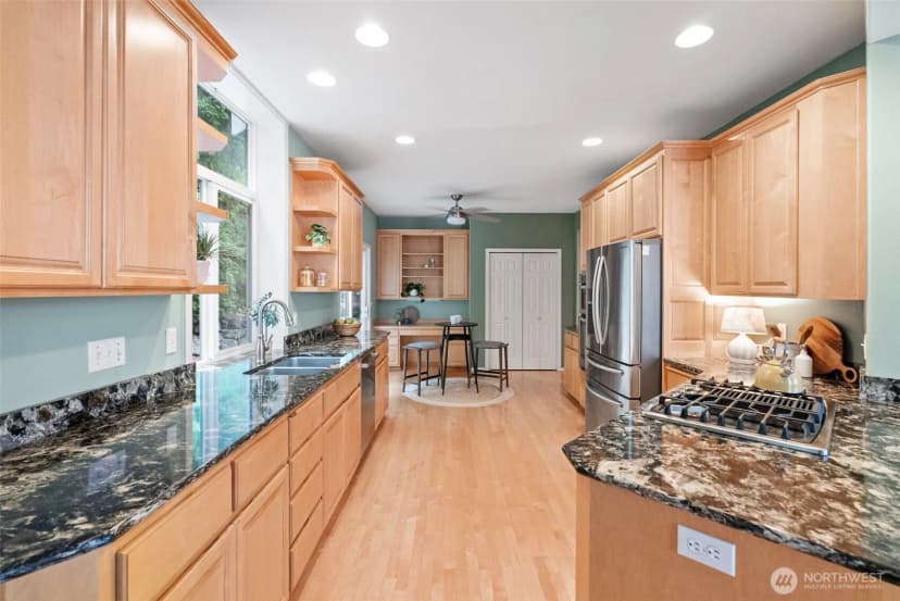 Property photo for 3532 Ne Shore Cliff Street, Bremerton photo 13