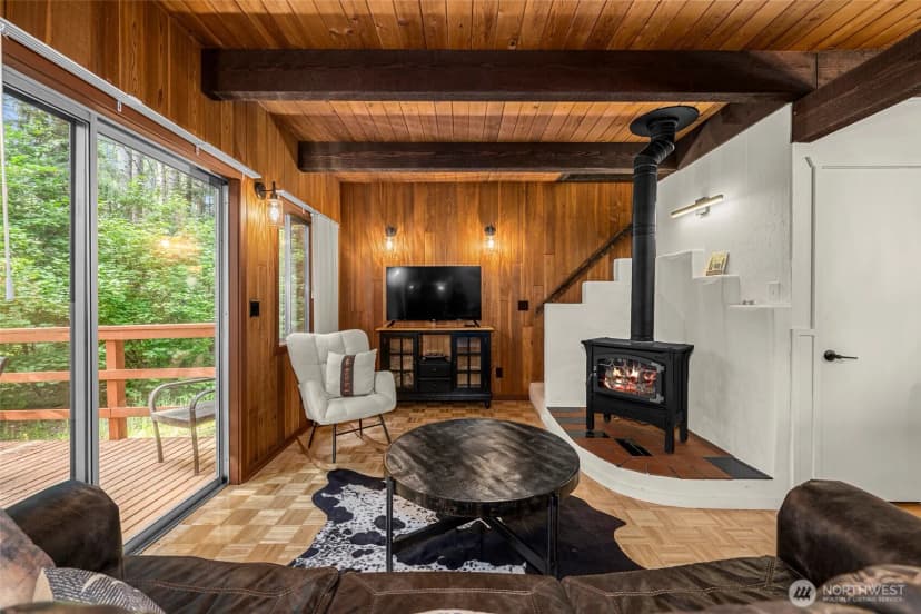 Property photo for 18690 Rieche Road, Lake Wenatchee photo 8