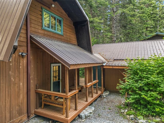 Property photo for 18690 Rieche Road, Lake Wenatchee photo 5