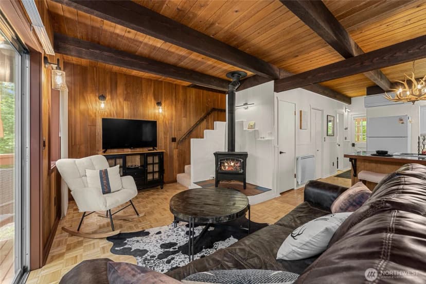 Property photo for 18690 Rieche Road, Lake Wenatchee photo 10
