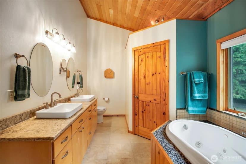 Property photo for 2548 Ne Rachels Lane, Poulsbo photo 19