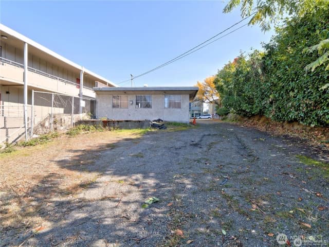 Property photo for 6517 35th Avenue Sw, Seattle photo 4