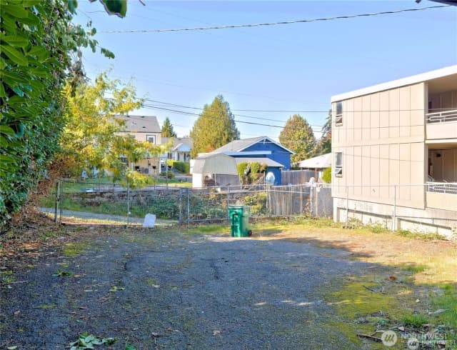 Property photo for 6517 35th Avenue Sw, Seattle photo 3