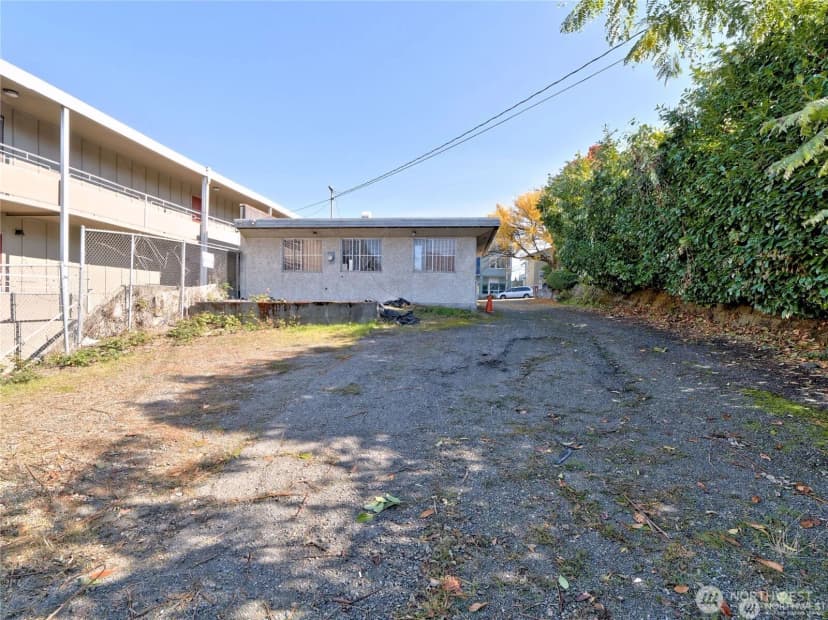 Property photo for 6517 35th Avenue Sw, Seattle photo 4