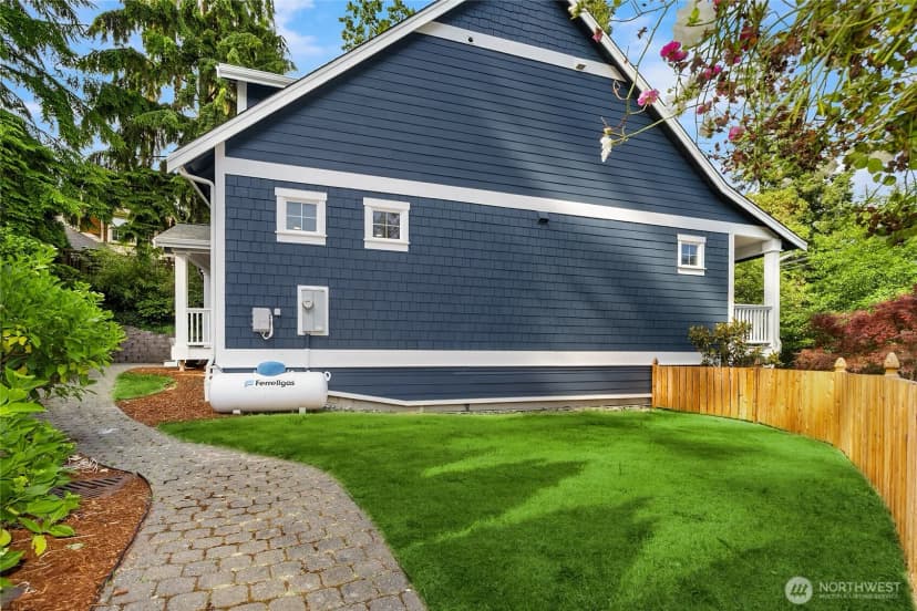 Property photo for 10290 Ne Ruddy Duck Lane, Bainbridge Island photo 25