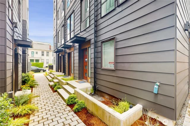 Property photo for 1300 E Remington Court #a, Seattle photo 3