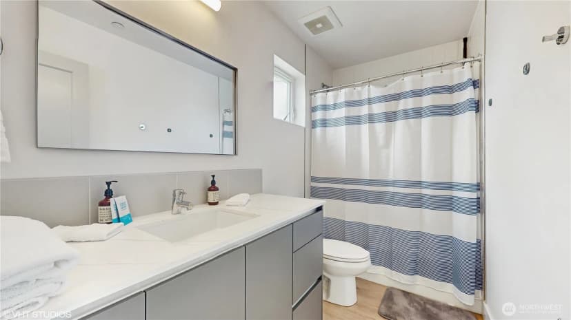 Property photo for 1300 E Remington Court #a, Seattle photo 18