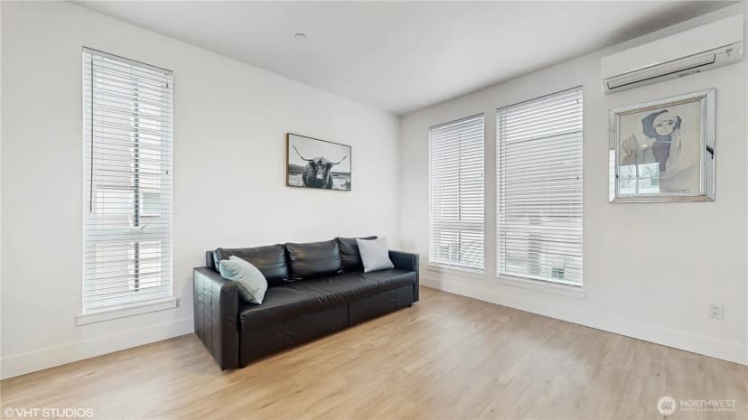 Property photo for 1300 E Remington Court #a, Seattle photo 6