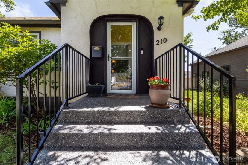 Property photo for 210 Se 4th Street, College Place