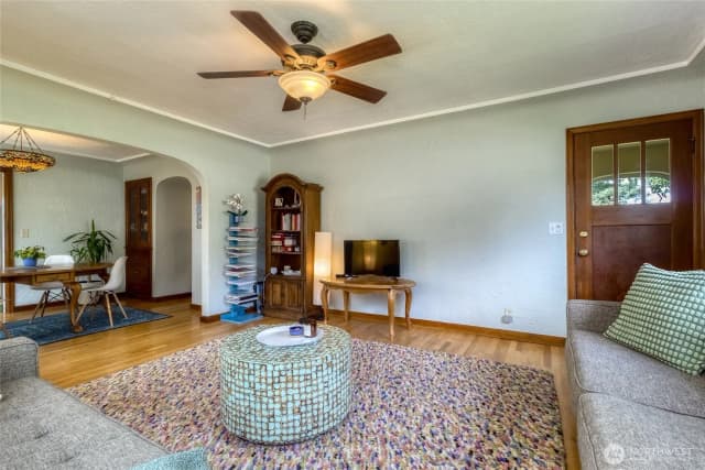 Property photo for 210 Se 4th Street, College Place photo 4