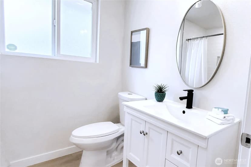 Property photo for 19212 Wallingford Avenue N, Shoreline photo 21