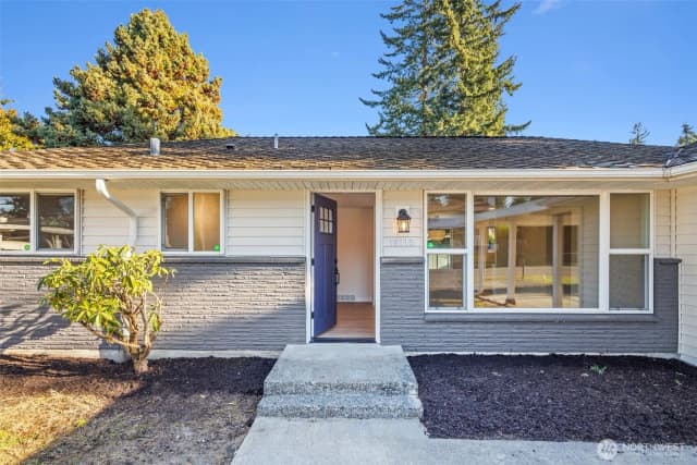 Property photo for 19212 Wallingford Avenue N, Shoreline photo 2