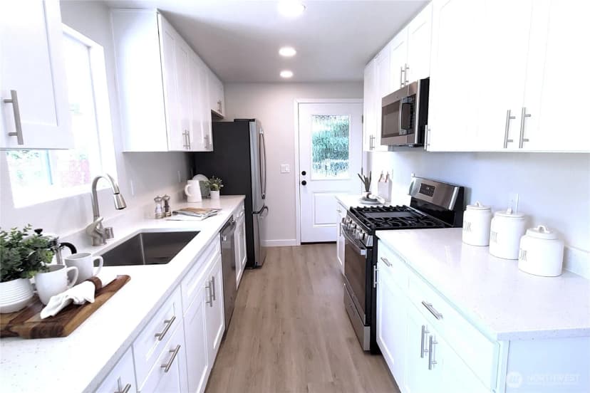 Property photo for 19212 Wallingford Avenue N, Shoreline photo 17