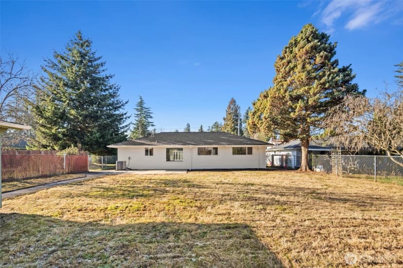 Property photo for 19212 Wallingford Avenue N, Shoreline photo 6