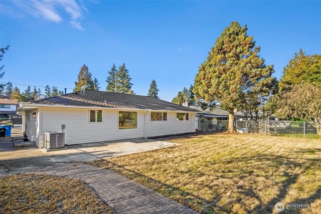 Property photo for 19212 Wallingford Avenue N, Shoreline photo 5