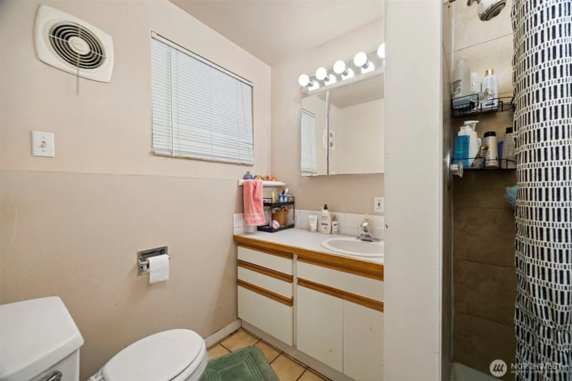 Property photo for 606 N State Street, Bellingham photo 32