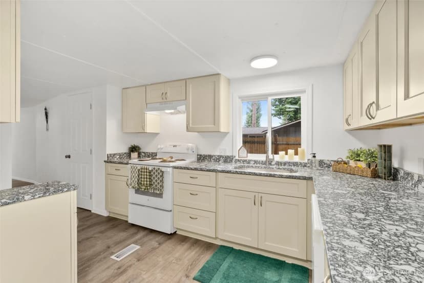 Property photo for 8725 Whitewood Loop Se, Yelm photo 5