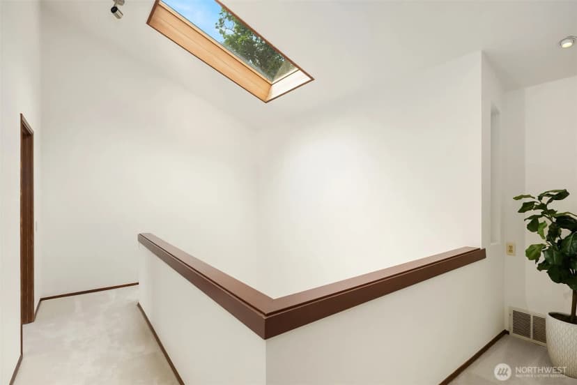 Property photo for 5665 E Mercer Way, Mercer Island photo 17