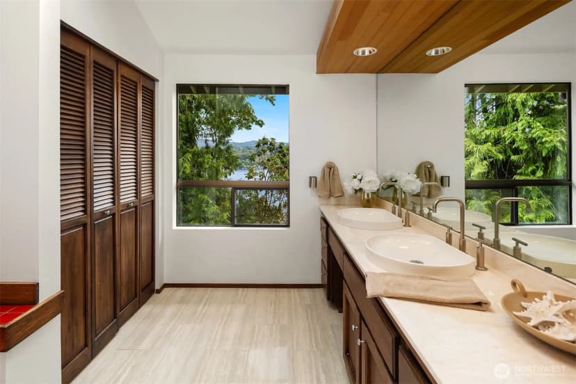 Property photo for 5665 E Mercer Way, Mercer Island photo 21