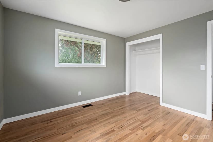 Property photo for 110 N Oak Harbor Road, Oak Harbor photo 17