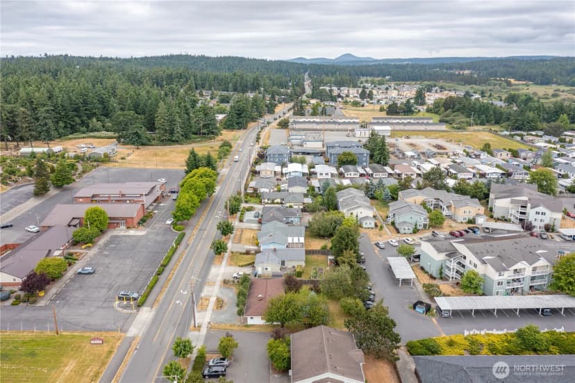 Property photo for 110 N Oak Harbor Road, Oak Harbor photo 4