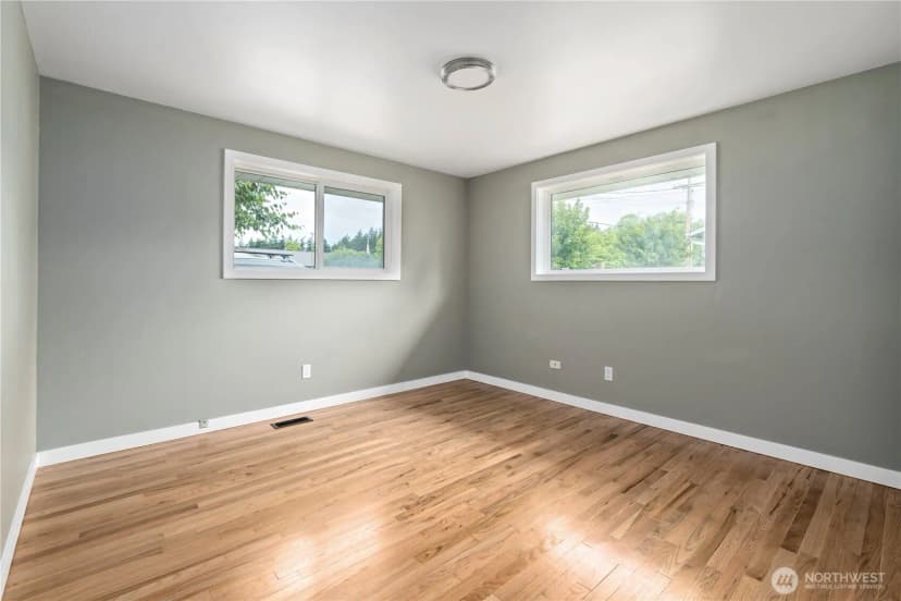 Property photo for 110 N Oak Harbor Road, Oak Harbor photo 16