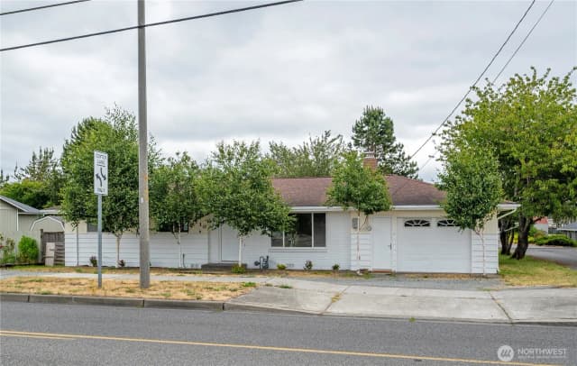 Property photo for 110 N Oak Harbor Road, Oak Harbor