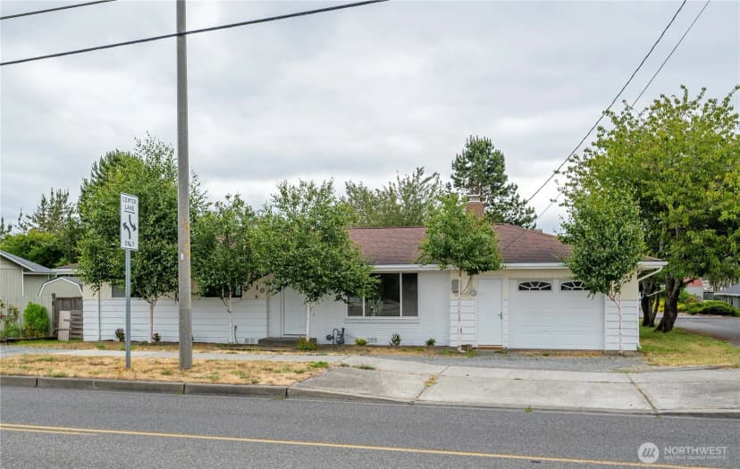 Property photo for 110 N Oak Harbor Road, Oak Harbor