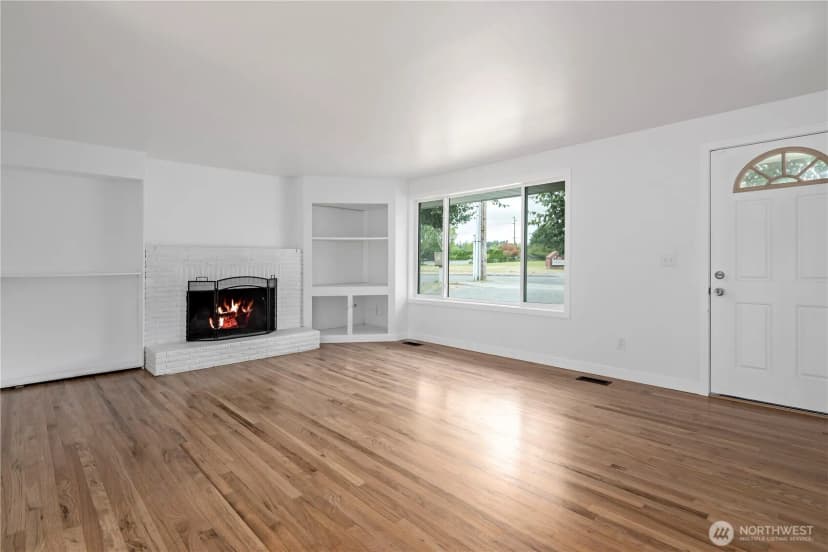 Property photo for 110 N Oak Harbor Road, Oak Harbor photo 7