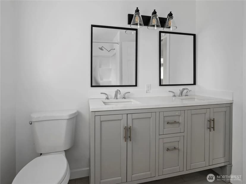 Property photo for 110 N Oak Harbor Road, Oak Harbor photo 19