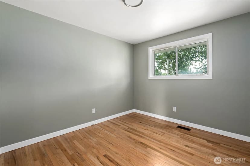 Property photo for 110 N Oak Harbor Road, Oak Harbor photo 22