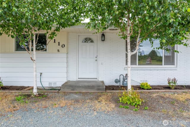 Property photo for 110 N Oak Harbor Road, Oak Harbor photo 2