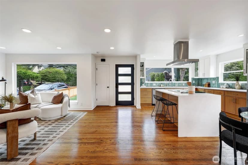 Property photo for 8811 12th Avenue Ne, Seattle photo 10