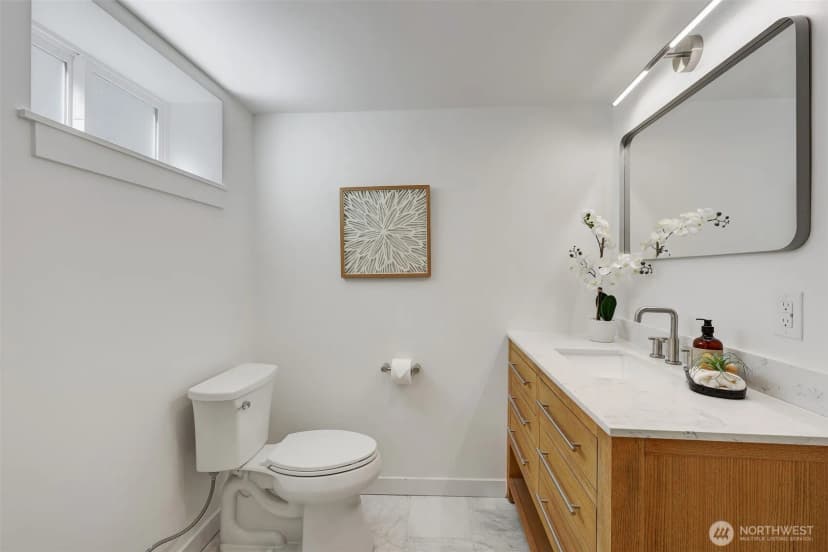 Property photo for 8811 12th Avenue Ne, Seattle photo 27