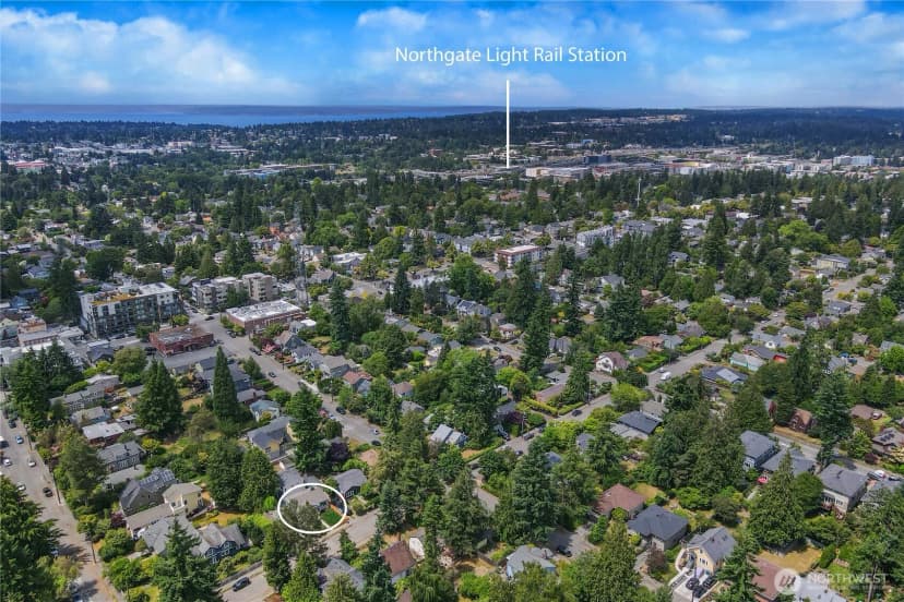 Property photo for 8811 12th Avenue Ne, Seattle photo 33