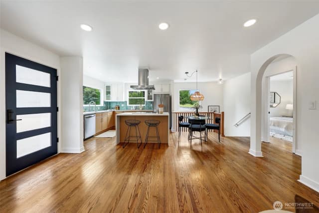 Property photo for 8811 12th Avenue Ne, Seattle photo 5