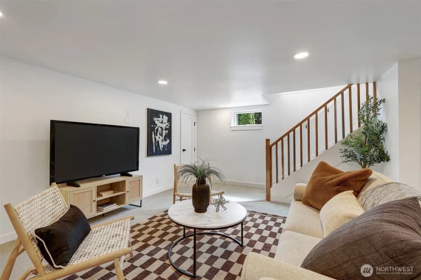 Property photo for 8811 12th Avenue Ne, Seattle photo 22