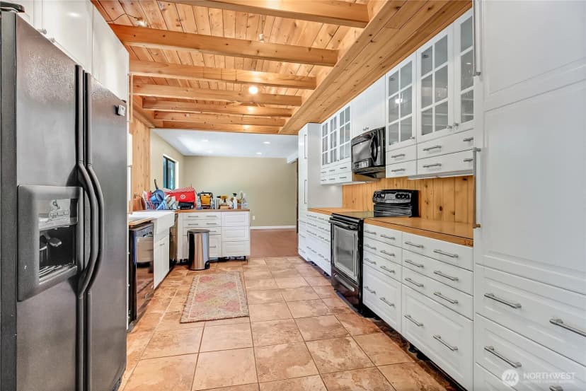 Property photo for 14524 Canyon Road, Puyallup photo 8