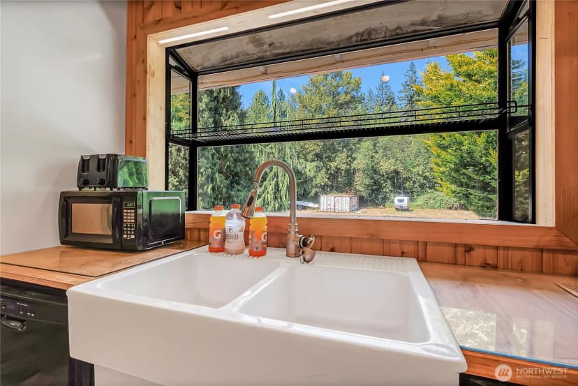 Property photo for 14524 Canyon Road, Puyallup photo 9